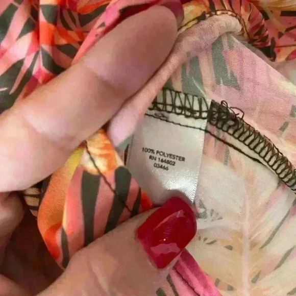 Christopher & Banks Beautiful Tropical sleeveless Blouse women’s Medium - Picture 11 of 11